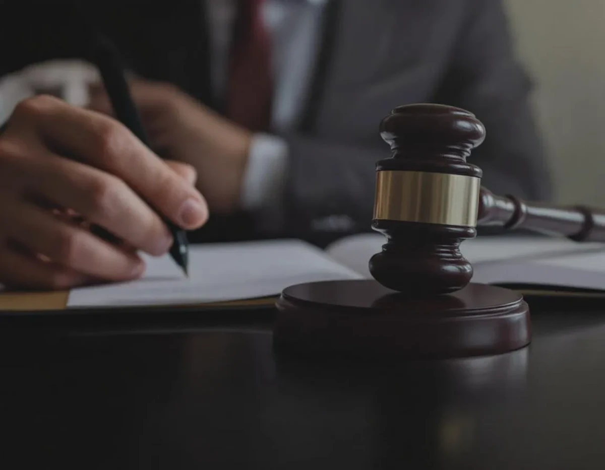 Licenciement abusif : Quelles sont les indemnités maximales selon la jurisprudence actuelle ?